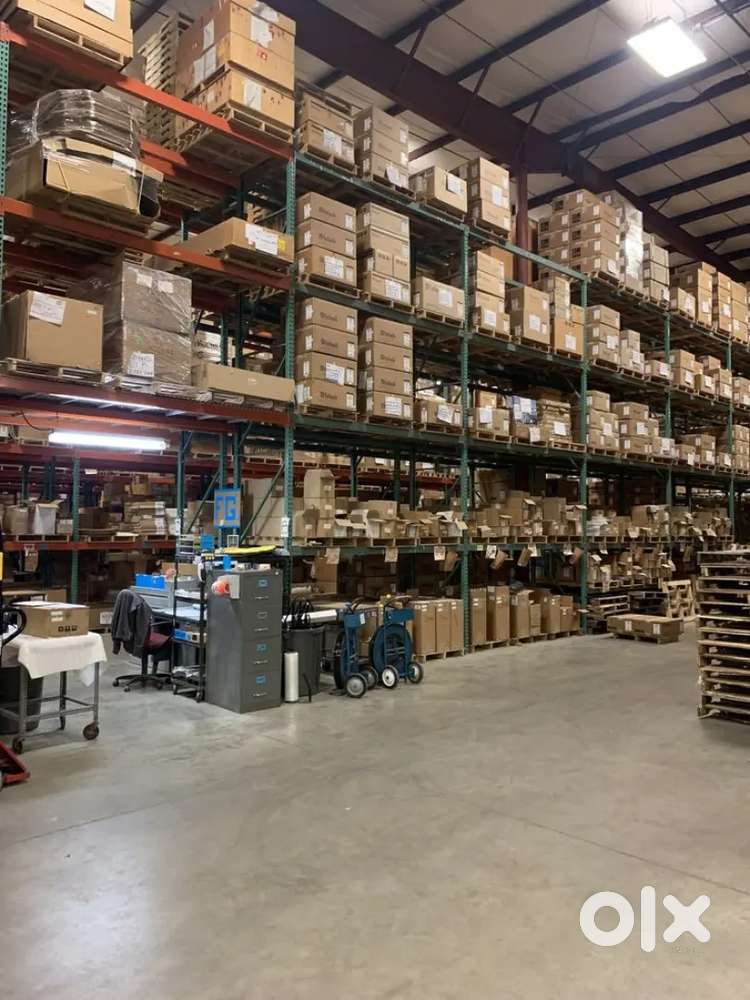 Candidates hiring for warehouse job