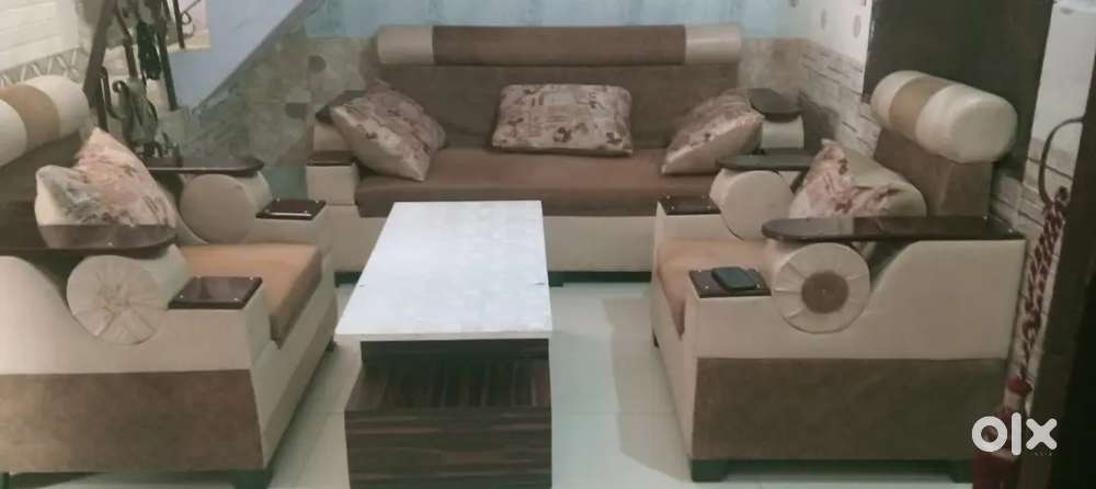 5 seater sofa and table
