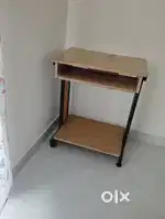 Computer table