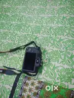 Canon R100 mirrorless