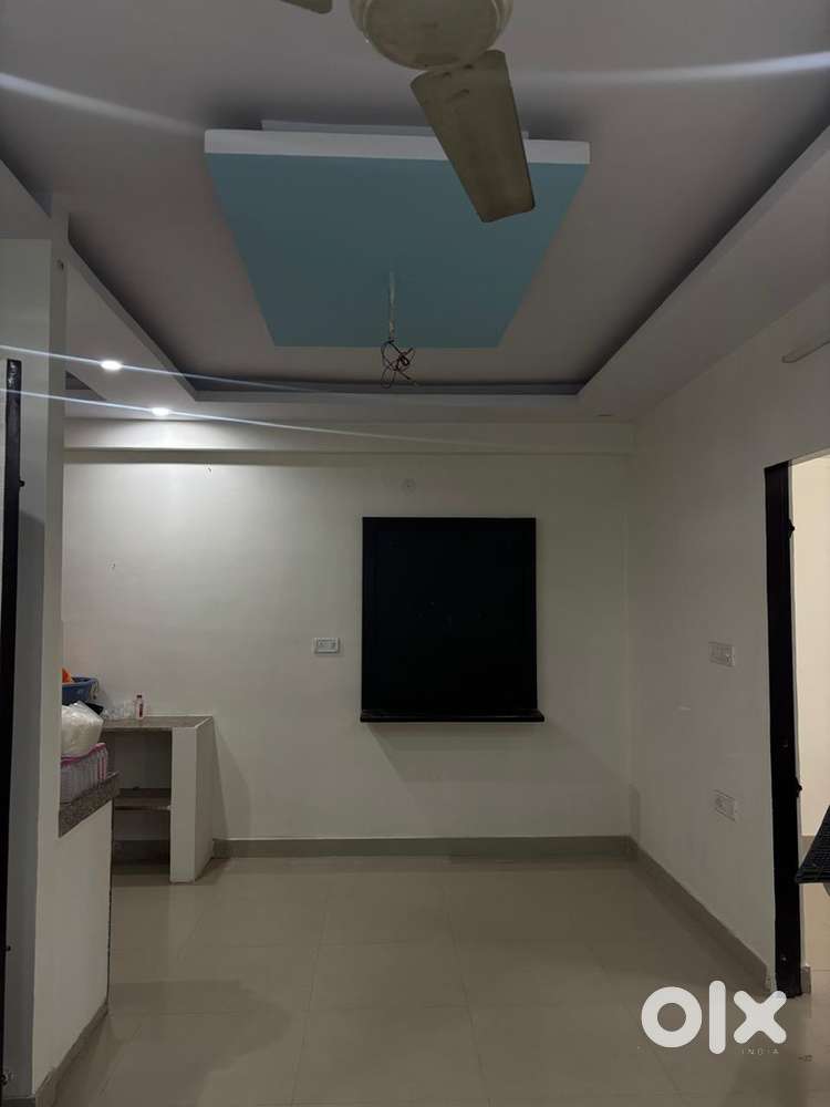 2 BHK flat for sale 27 Lac Near Hotal Hyatt Mansarovar
