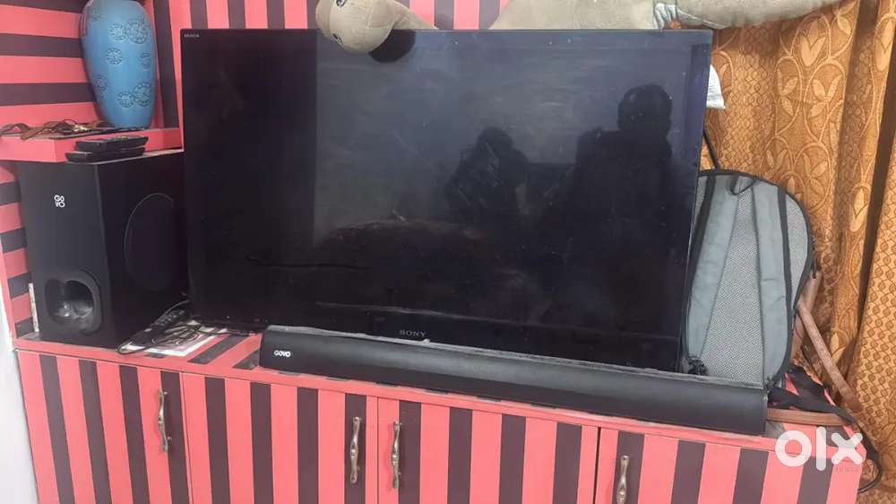 Sony tv 40 inch and GOVO surround850