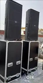 Only 2600 watt dual top with flightcase  only no machine
