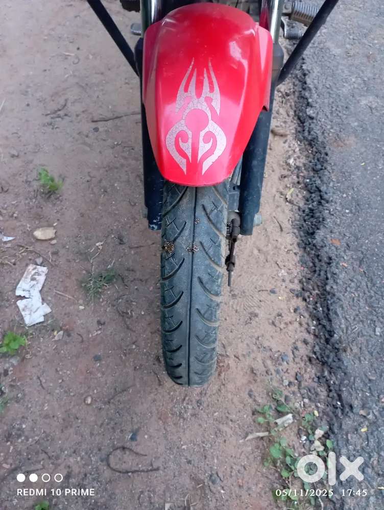 A great bike that gives 65 kilometers per liter.  new tire first owner