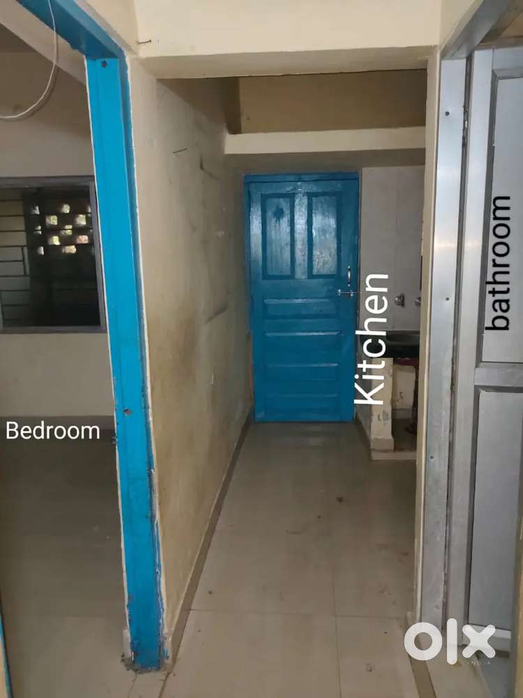 1BHK ROOM,GARDEN,MANDIR, SECURITY GUARD,Batchelor not allowed
