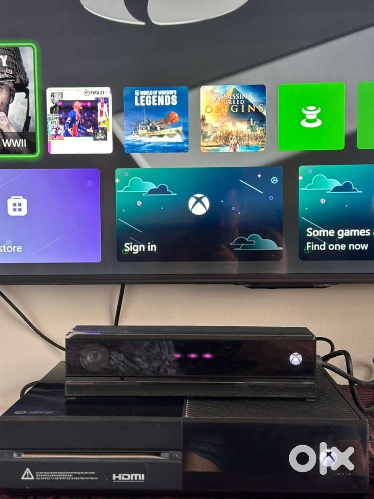 Xbox one with kinect sensor + 2 controllers + 11 games