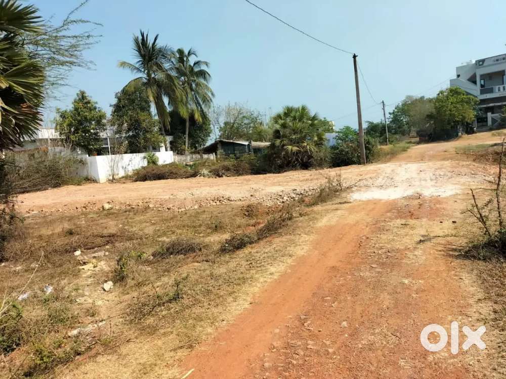 East facing Tadepalligudem , గజం 25000