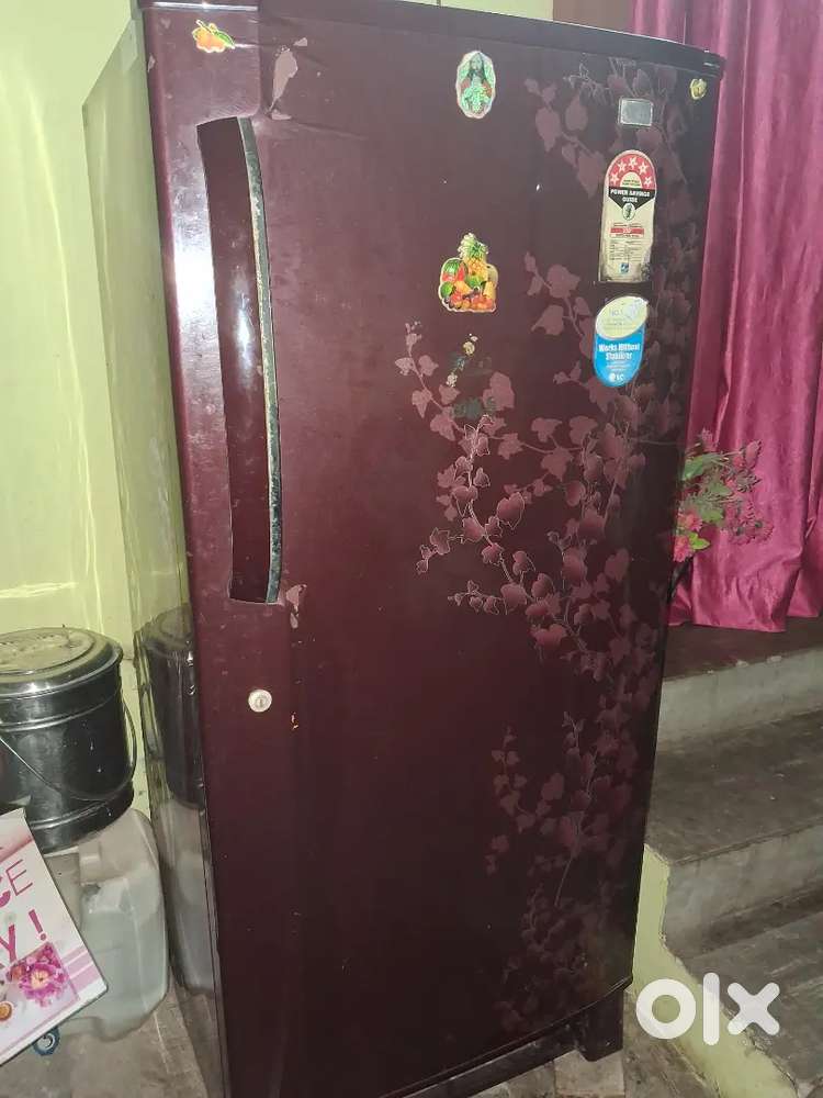 LG REFRIGERATOR (2011)
