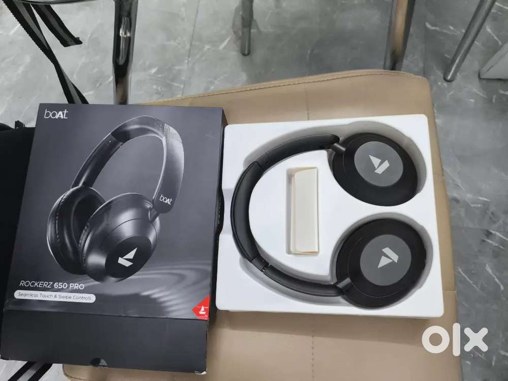 HEADPHONE BOAT