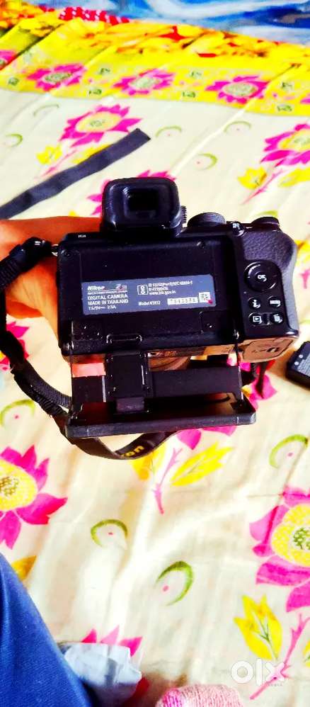 Nikon z50 camera sell urgent condition very good one hend use lese use