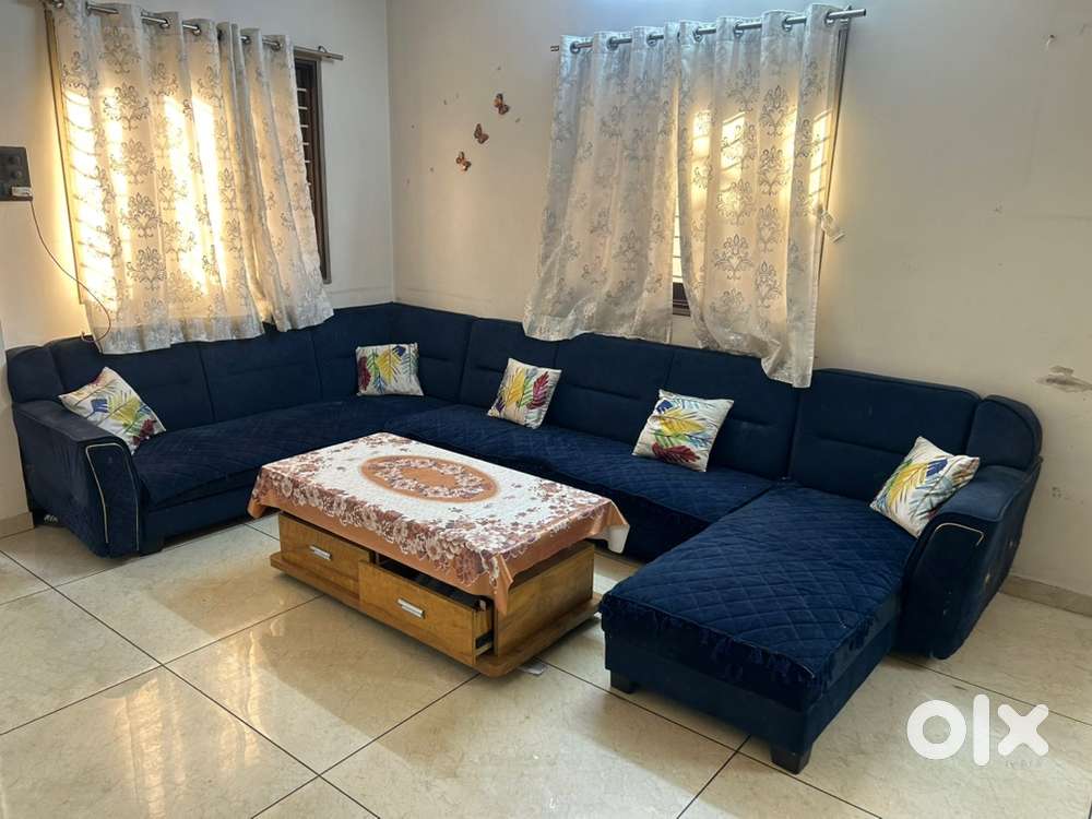 Sofa set with centre table