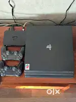 PlayStation 4 Pro (1TB) + 1 DualShock 4 Controller
