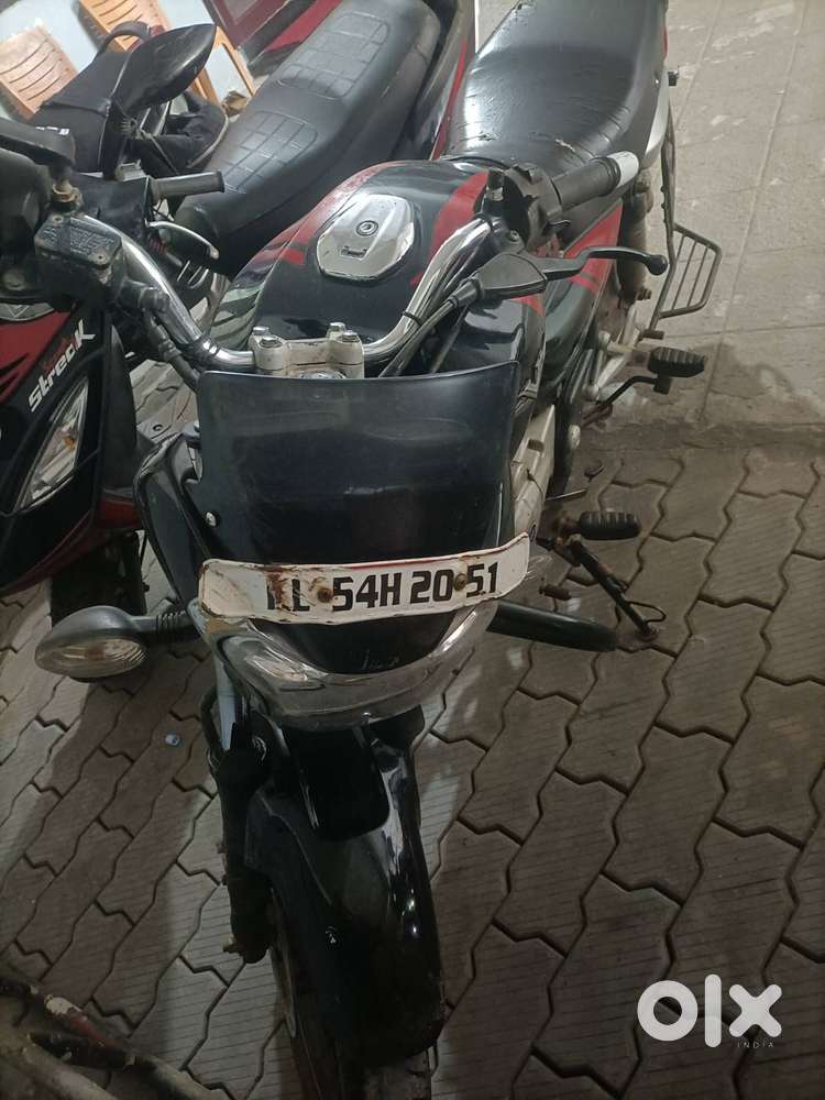 Bajaj V15, 2016 Model