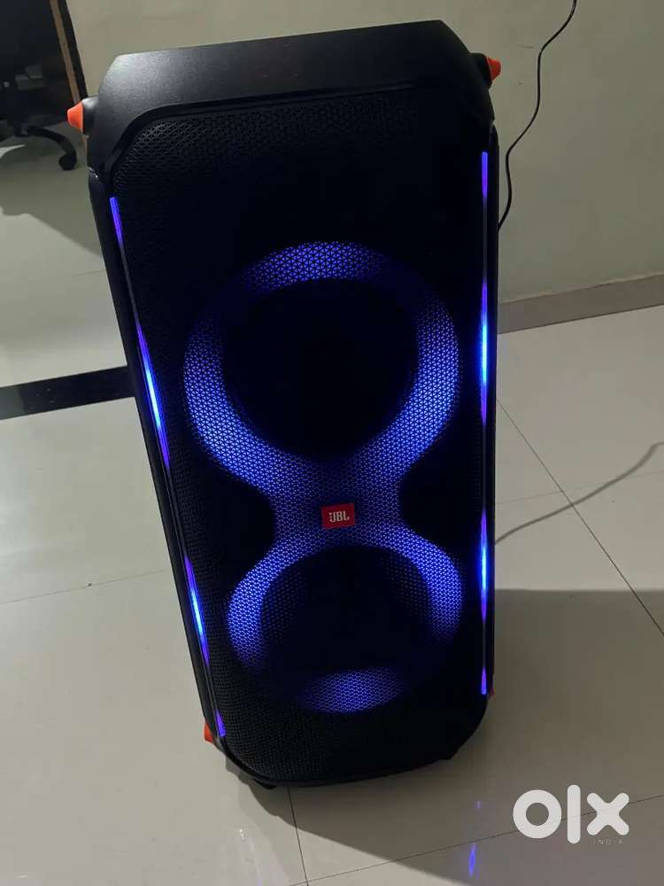 JbL 710  800 Watt RMS power