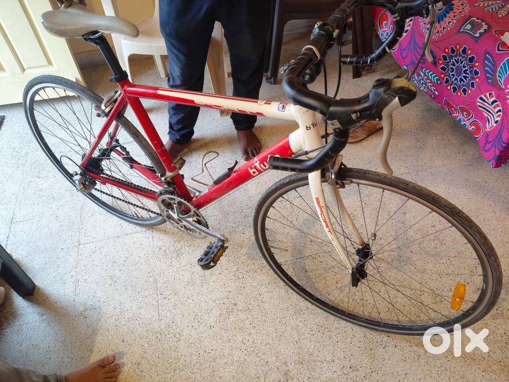 Bitwin cycle with riders