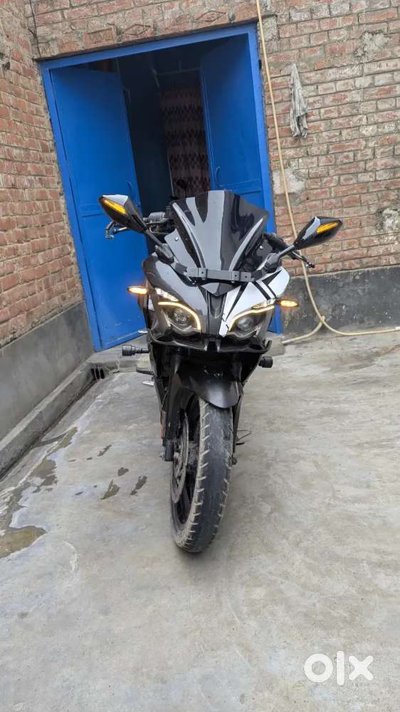 Bajaj Pulsar rs. 200 full maintain bike and loaded modified