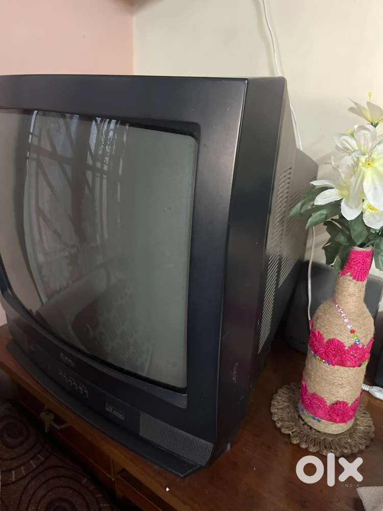 LG color TV