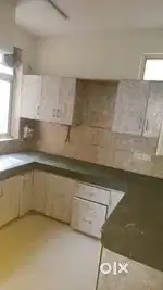 It's a 3 BHK apartment.. Looking for the 1 female flatmate