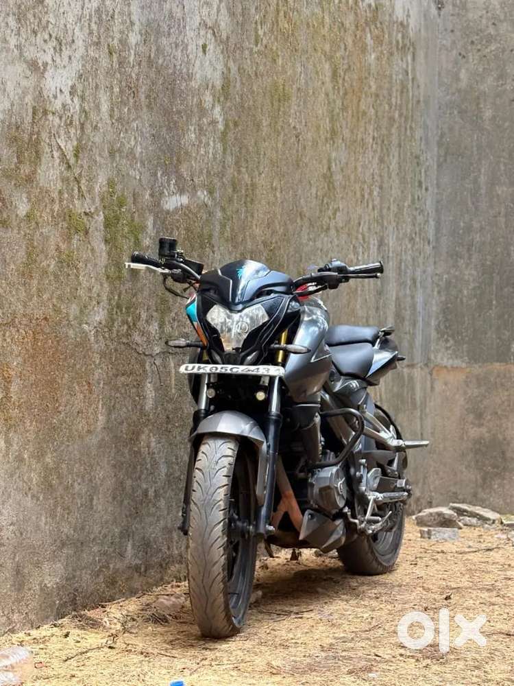 Pulsar ns 2000