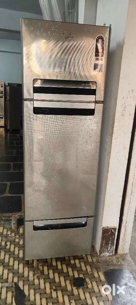 second hand used fridzes available in good working condition.