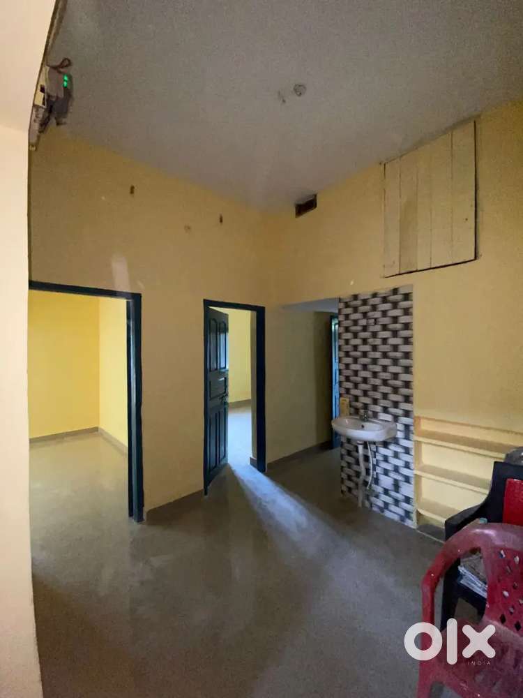 2Bhk flat and saperate singil room avaliable