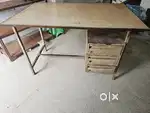 2.5 x 4 feet table