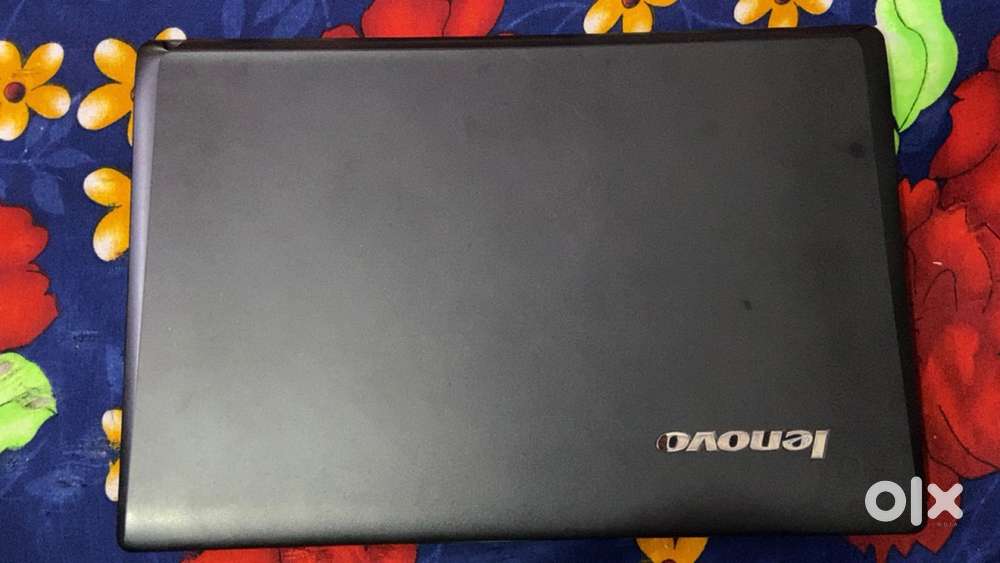LENOVO G560 i5 M540 2.53GHz 500gbHDD 4gbDDD3 WINTO + CHARGER NO BATERY