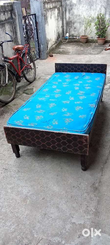 Deewan with Mattress
