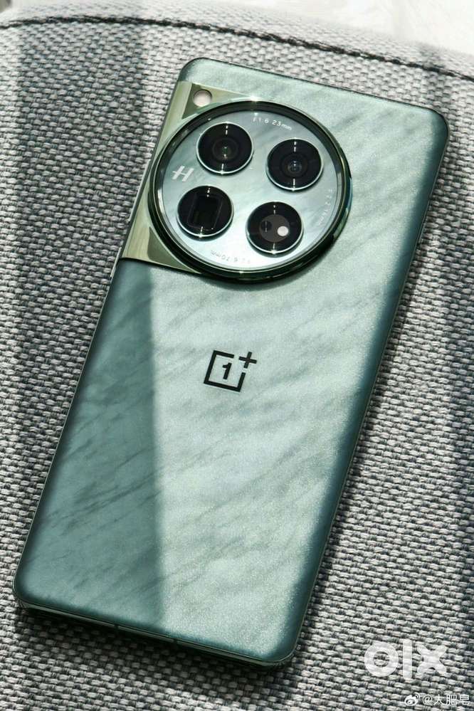 OnePlus 12 - 12GB 256GB snapdragon like new