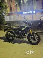 Im selling my Triumph scrambler x excellent condition