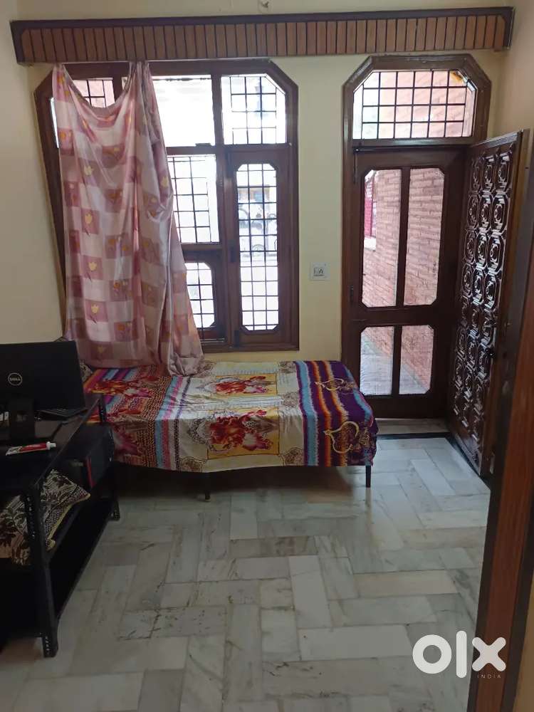 Sector 7 pkl, 1bhk, boys/girls/family, ac frig bed gysr gas