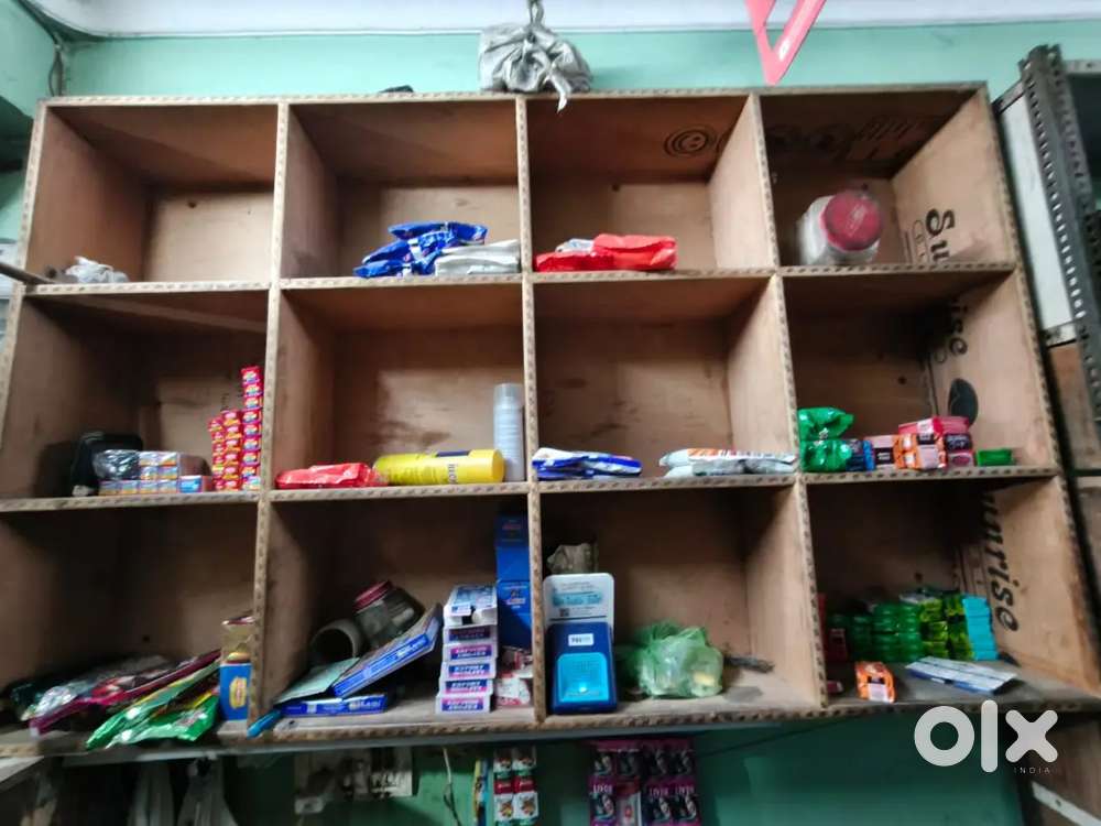 Wood shelf with 4x3 box