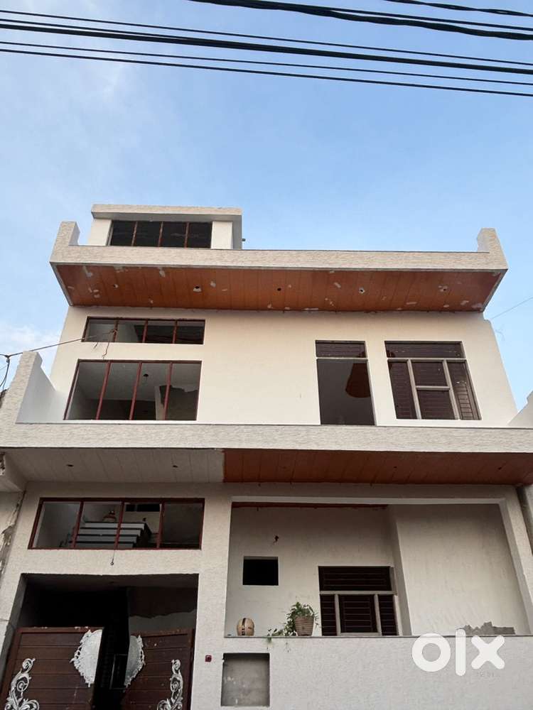 Furnished rooms with kitchen saprate bathroom and parking