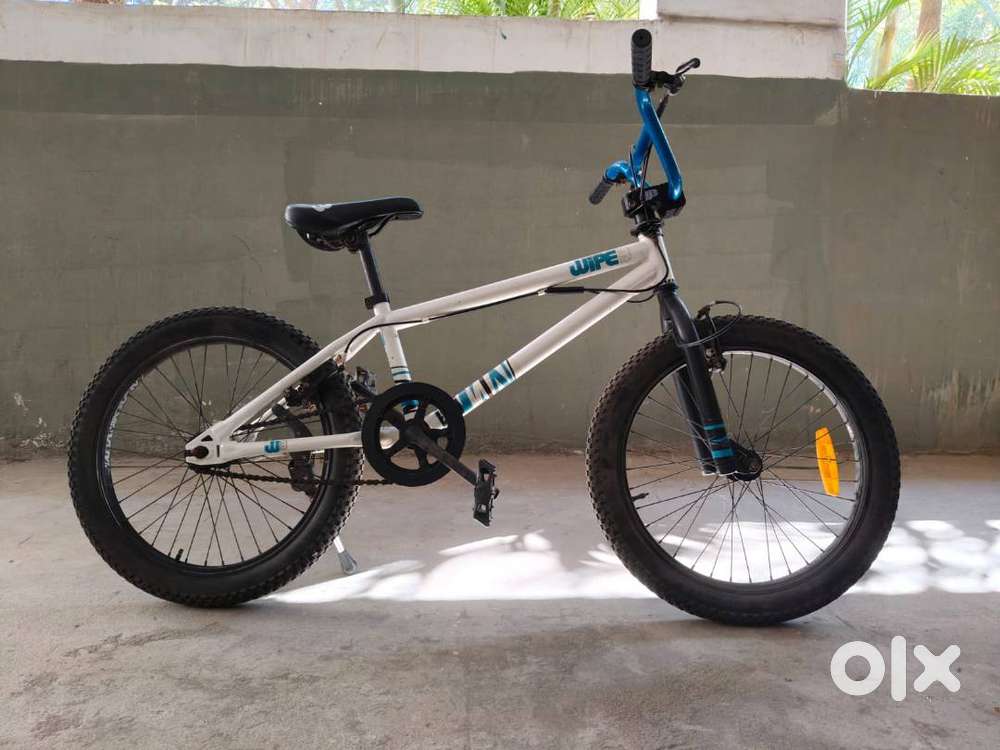 BMX Wipe 3 Kids Cycle  360° Rotating Handle  4 Stunt Pegs