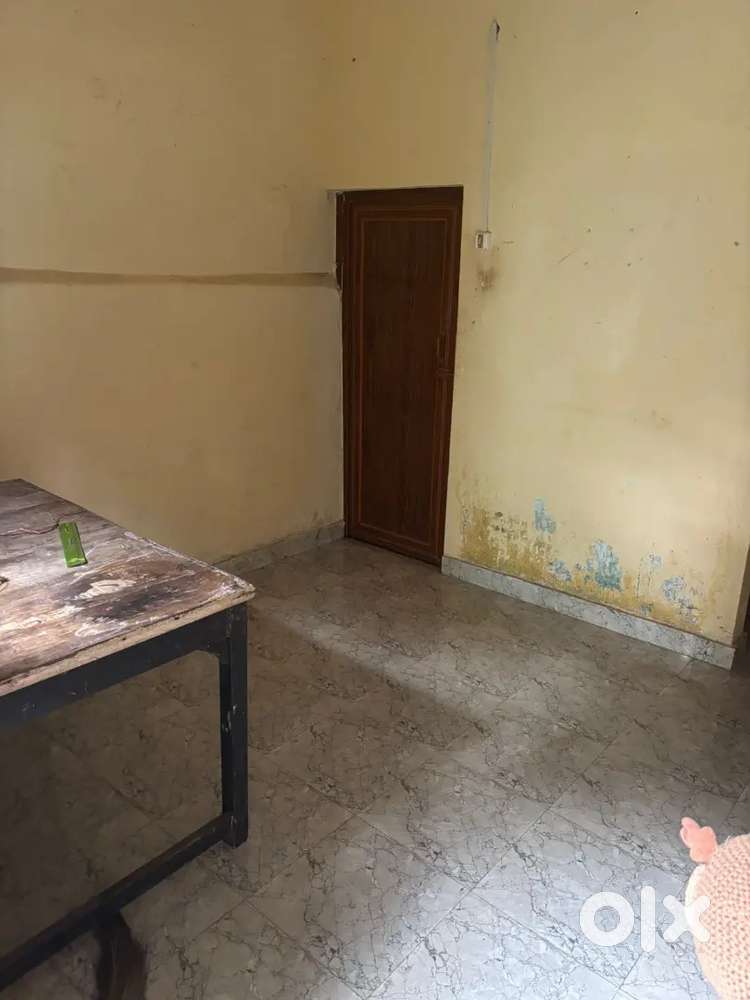 1 Rk for bachelors in sahidnagar area
