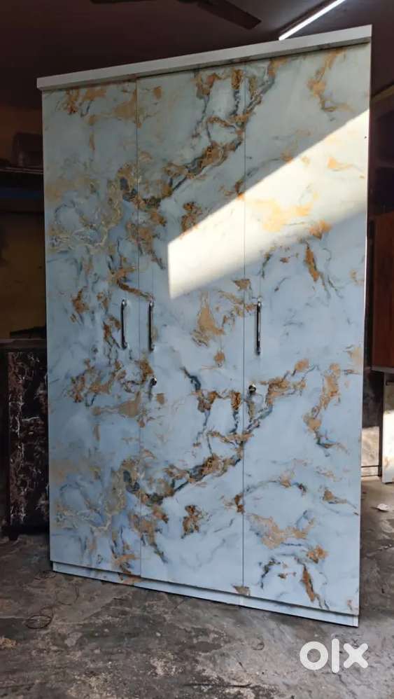 BRAND NEW MODEL 3 DOOR WARDROBE in white marble DIRECT FROM FACTORY