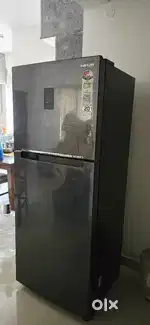 Samsung 363L Fridge (Luxe Black) - 2024
