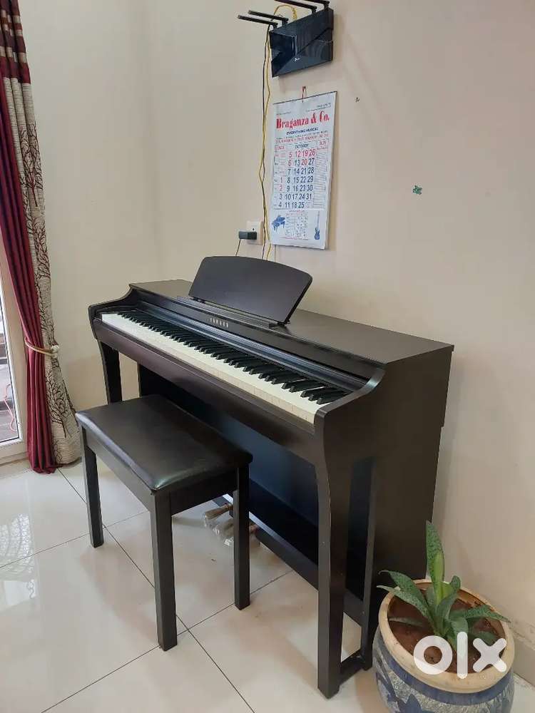Yamaha CLP 725R Digital Piano