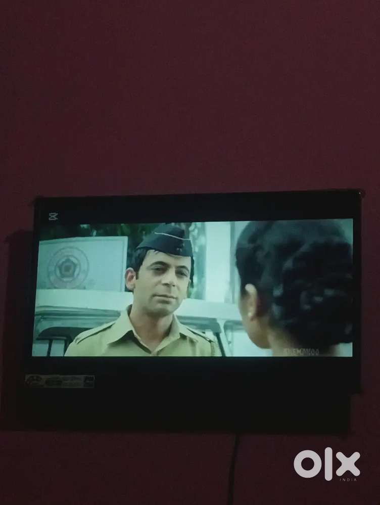 32 inch tv size issue