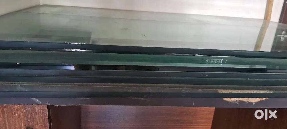 12 mm diamond cut glass with metal brackets premium quality