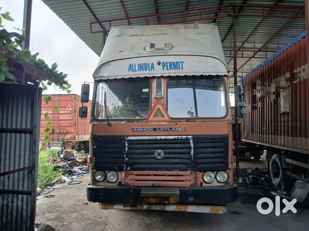 Ashok Leyland 1618 / 32Ft Container