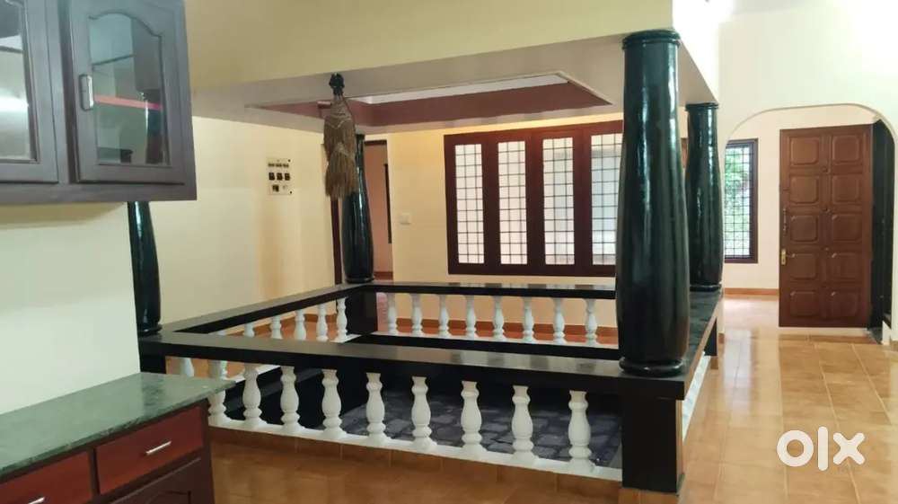 TRIPUNITHURA NEAR FAIR STATION 3 BEDROOM INDEPENDENT HOUSE FOR RENT