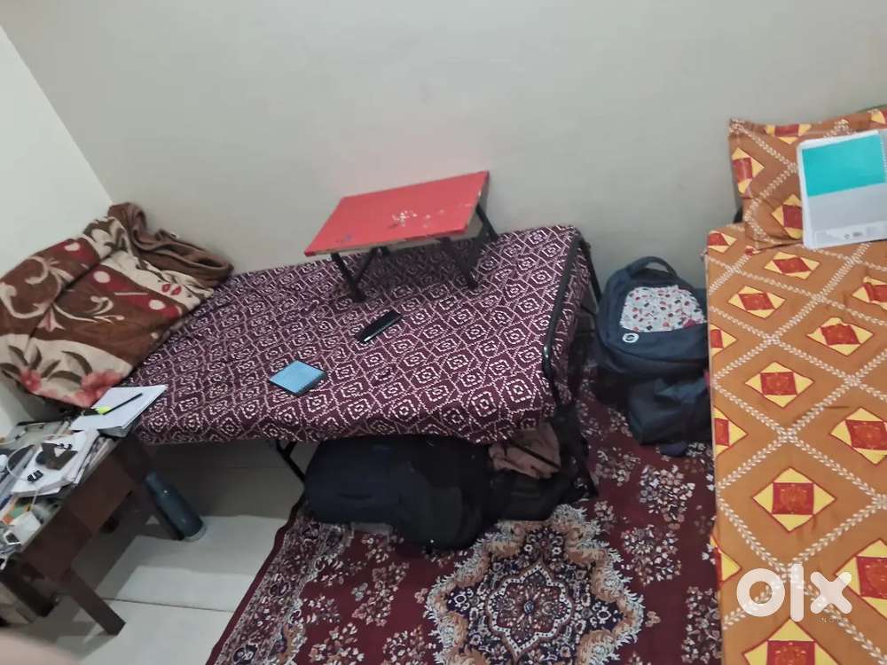 Boys pg nearby jammu university including three times meal.