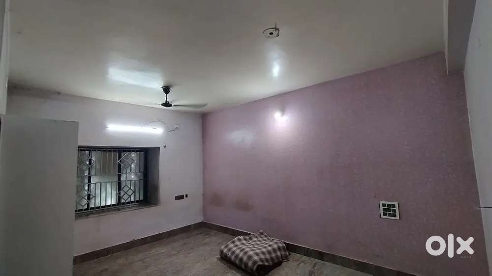 Single room with attached bathroom and kitchen room near KIIT square.