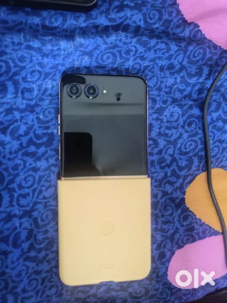 Brand new moto razr 50 ultra 90 days phone