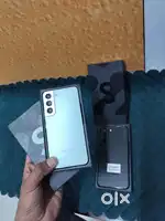 A samsung s22 256gb open box to s22plus available here
