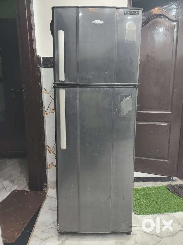 Whirlpool fridge in good condition