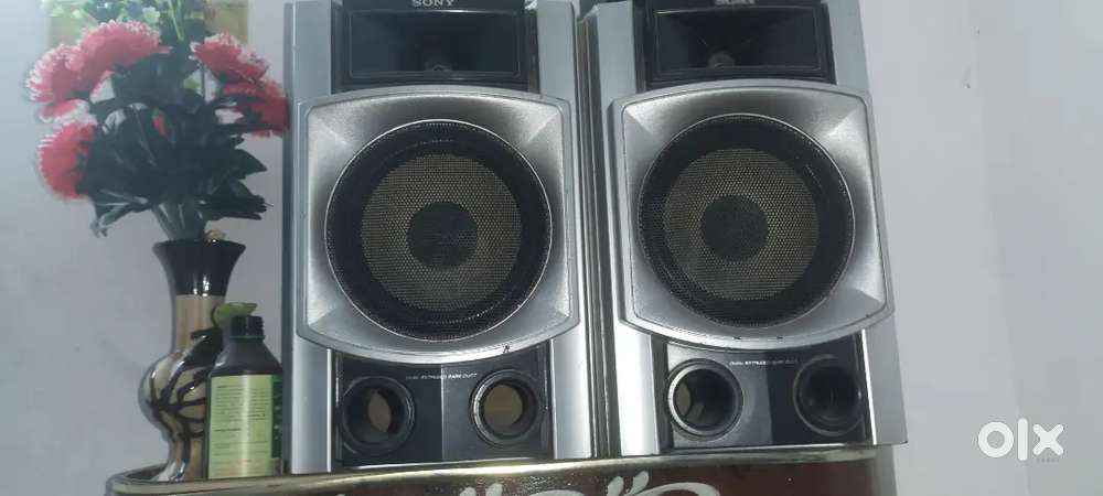 Sony company ke original speaker hai ek dam badya hai