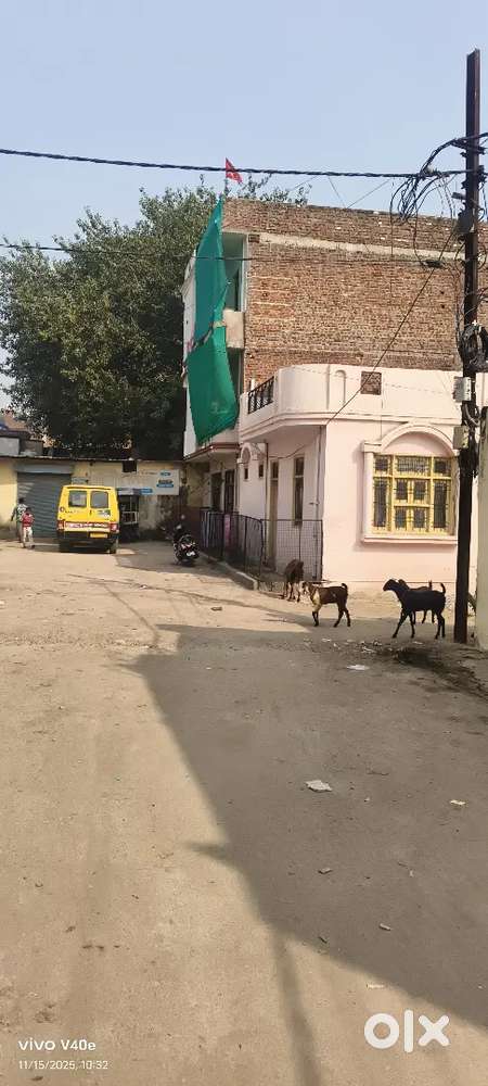 Single Room Separate Let Bat Available