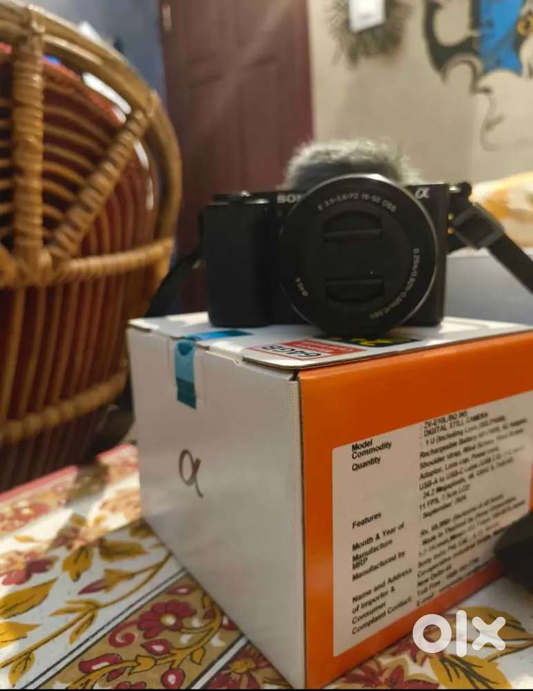 Sony ZV e10 Box piece(under warranty)